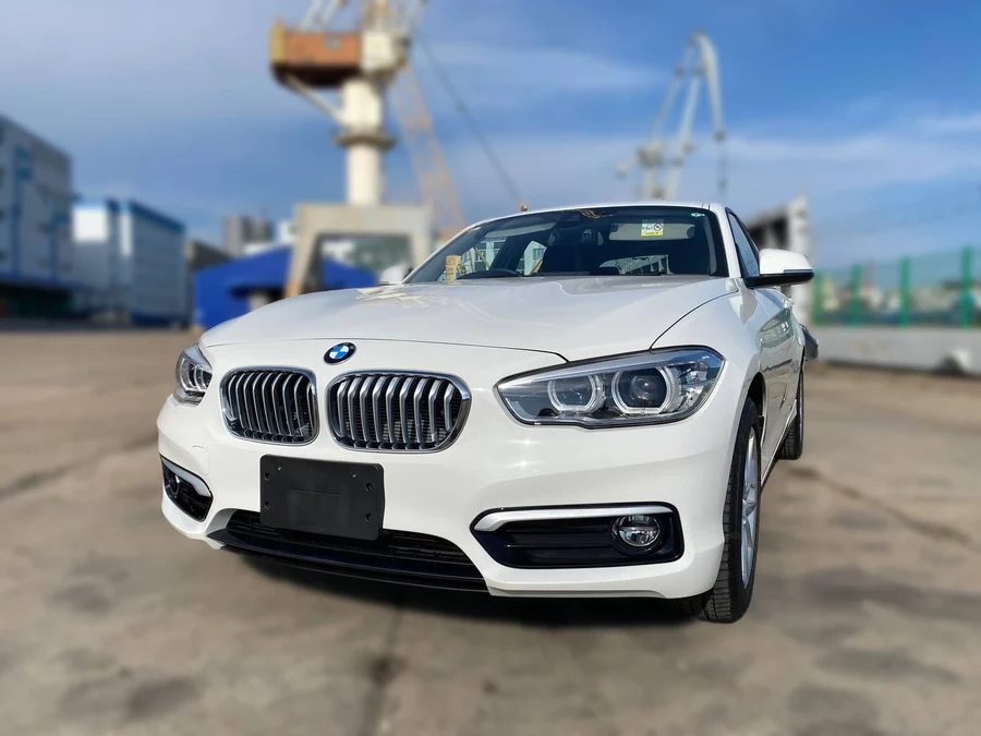 BMW 118i белый 2016