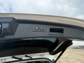 Subaru Forester 2021 SK5 кнопки багажника