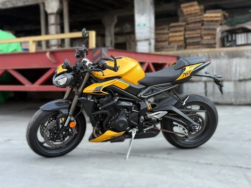Triumph Street Triple RS