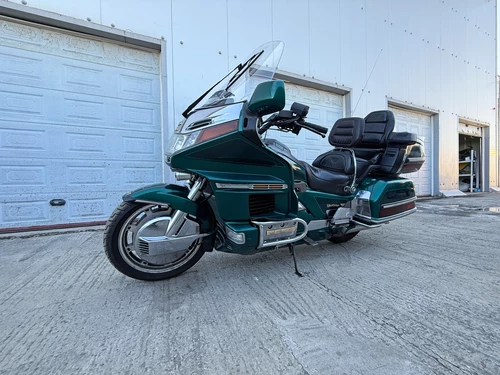 Honda Gold Wing 1500 зеленый