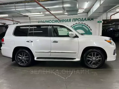 Lexus LX570 2013