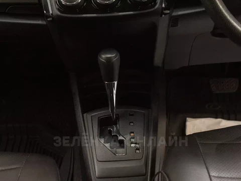 Toyota Corolla Axio 2013