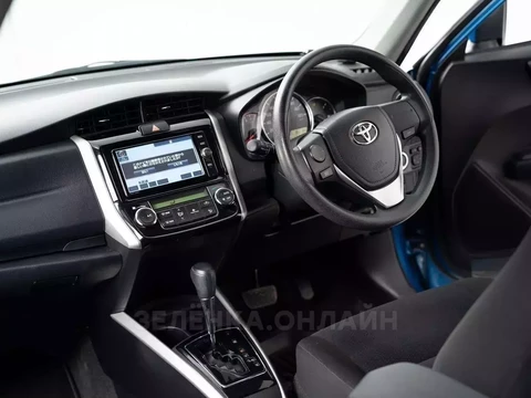 Toyota Corolla Fielder 2016