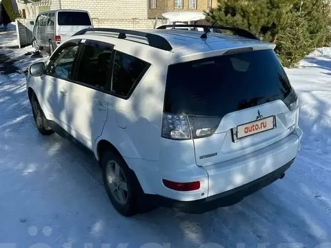 Mitsubishi Outlander 2011