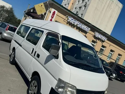 Nissan Caravan 2004