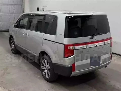 Mitsubishi Delica D:5 2023