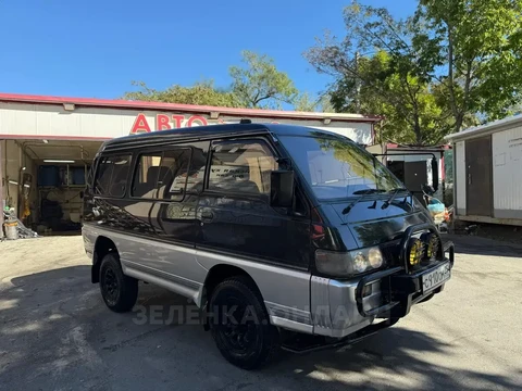 Mitsubishi Delica 1992