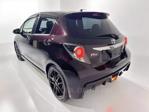 Toyota Vitz 2015