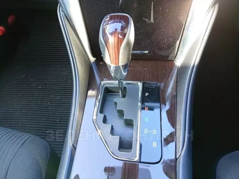Toyota Premio 2021