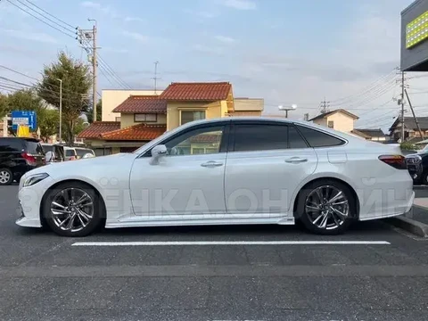 Toyota Crown 2021