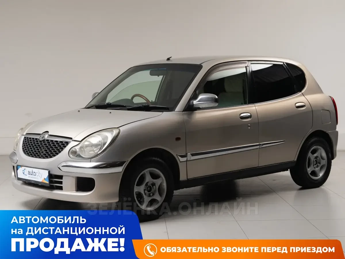 Daihatsu Storia 2002