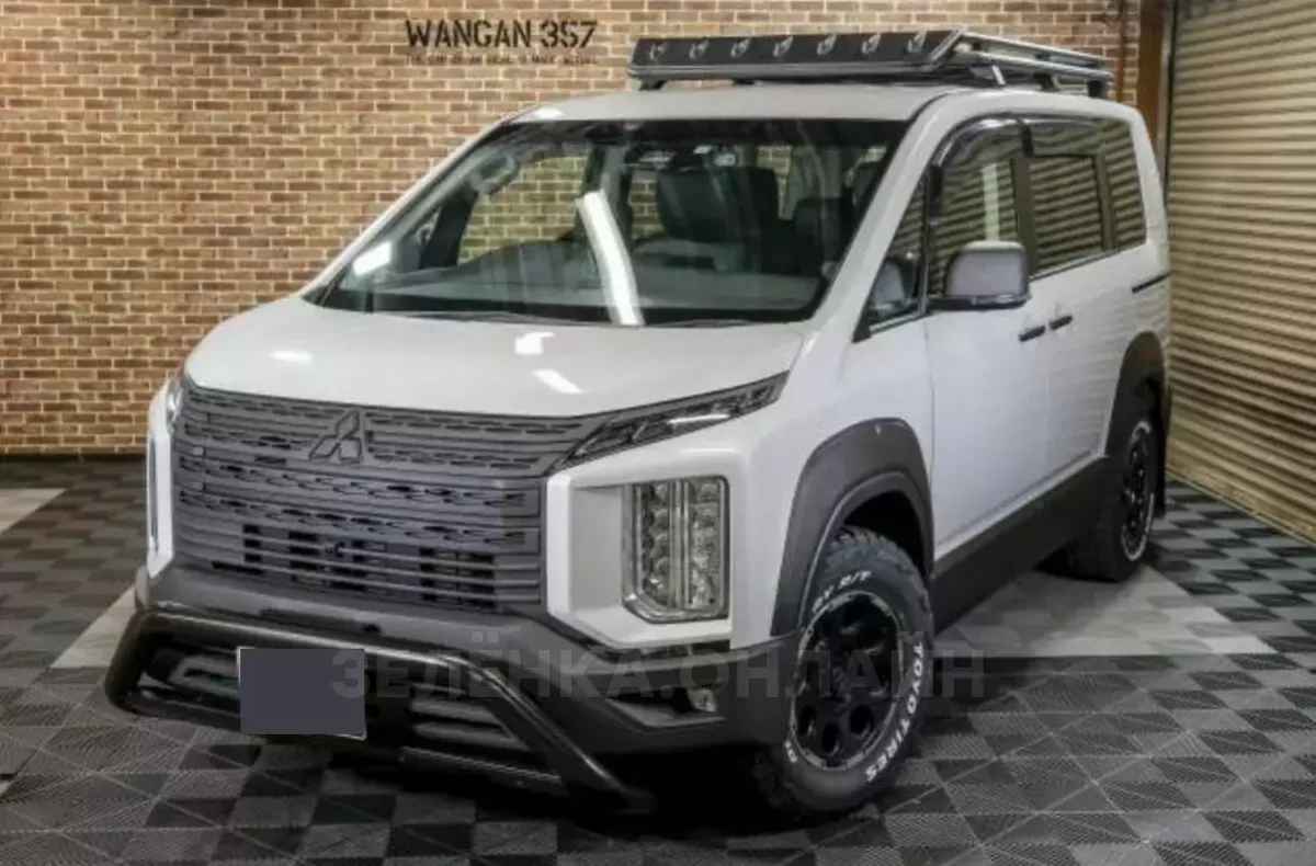 Mitsubishi Delica D:5 2023