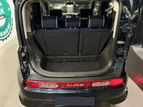 Nissan Cube 2011