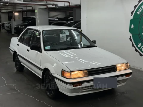 Nissan Liberta Villa 1989