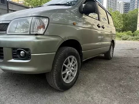 Toyota Noah 1998