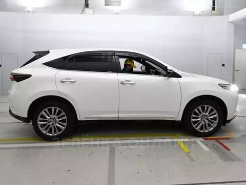 Toyota Harrier 2017