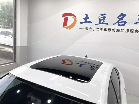 Volkswagen Sagitar 2022