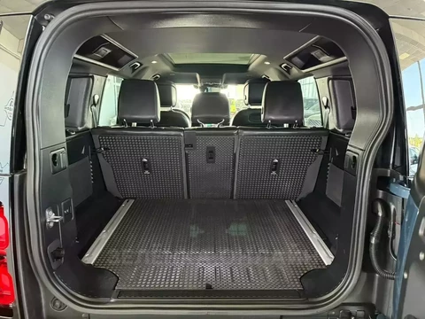 Land Rover Defender 2020