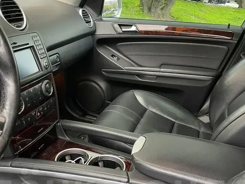 Mercedes-Benz M-Класс 2009