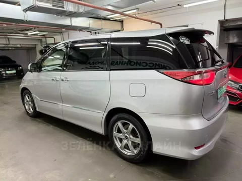 Toyota Estima 2016