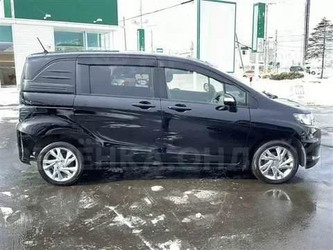 Honda Freed Spike 2016