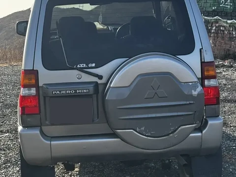 Mitsubishi Pajero Mini 2002