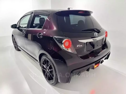Toyota Vitz 2015