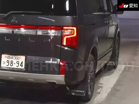 Mitsubishi Delica D:5 2023
