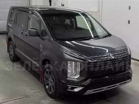 Mitsubishi Delica D:5 2023