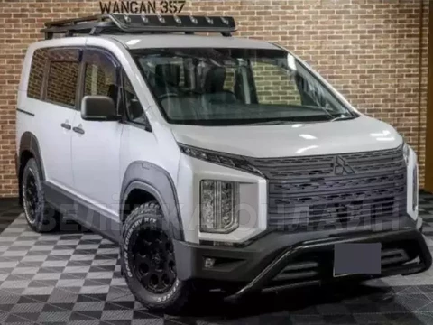 Mitsubishi Delica D:5 2023