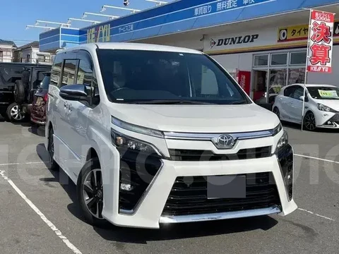 Toyota Voxy 2020
