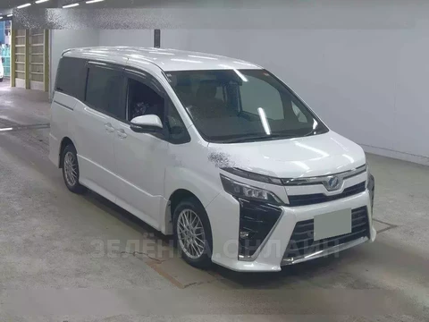 Toyota Voxy 2020