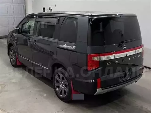 Mitsubishi Delica D:5 2023