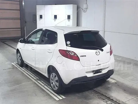 Mazda Demio 2013