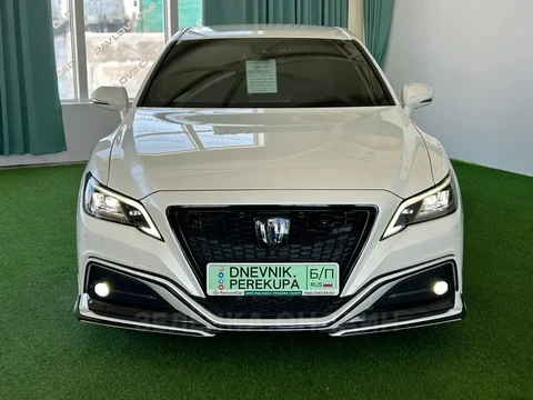 Toyota Crown 2018