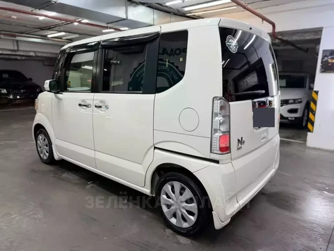 Honda N-BOX 2016