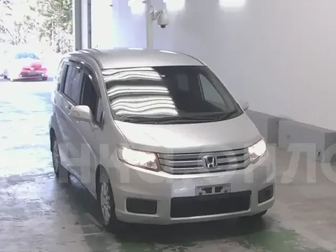 Honda Freed Spike 2012