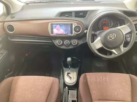 Toyota Vitz 2013