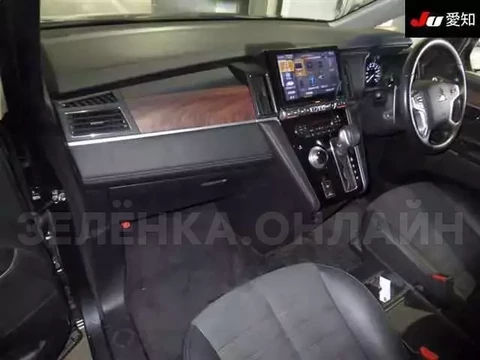 Mitsubishi Delica D:5 2023