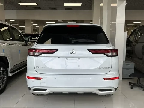 Mitsubishi Outlander 2022
