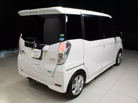 Nissan DAYZ Roox 2015