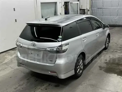 Toyota Wish 2013