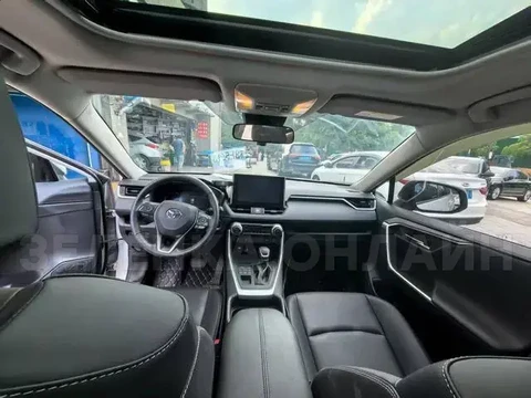 Toyota RAV4 2021