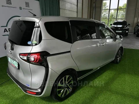 Toyota Sienta 2020