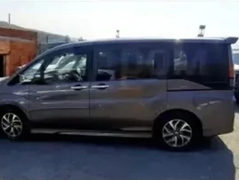 Honda Stepwgn 2016