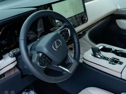 Lexus LM 2024