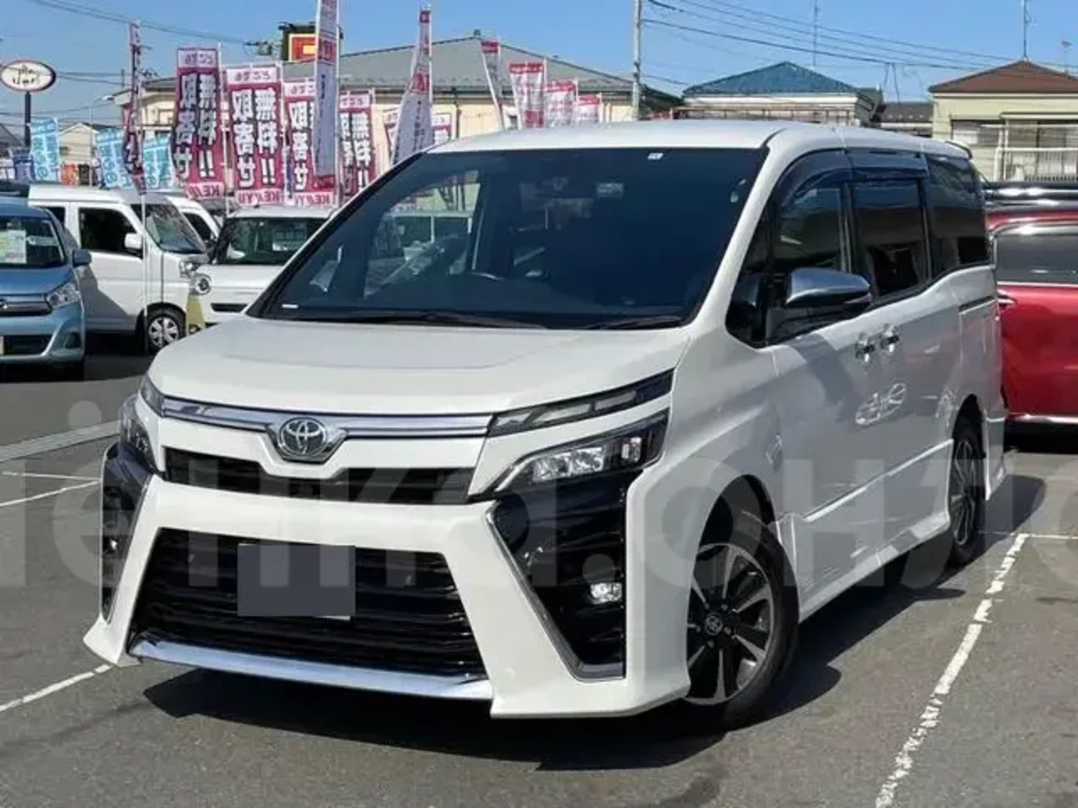 Toyota Voxy 2020
