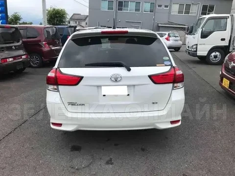 Toyota Corolla Fielder 2016