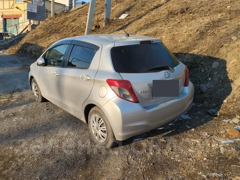 Toyota Vitz 2012