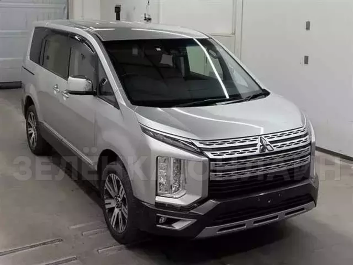 Mitsubishi Delica D:5 2023
